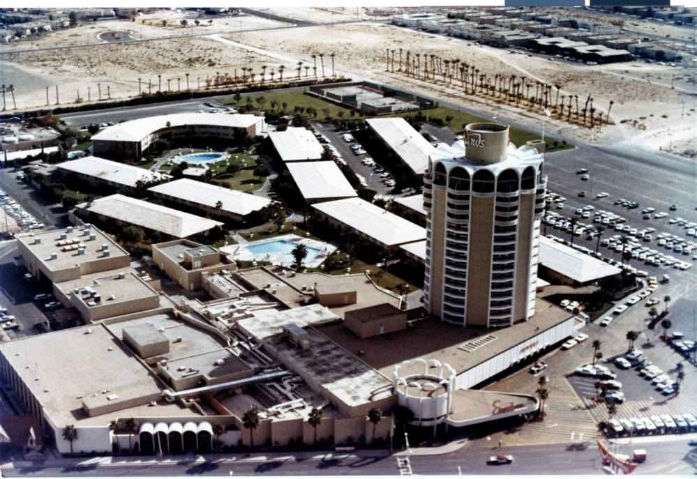 Aerial photograph of the Sands Hotel tower (Las Vegas), after 1967